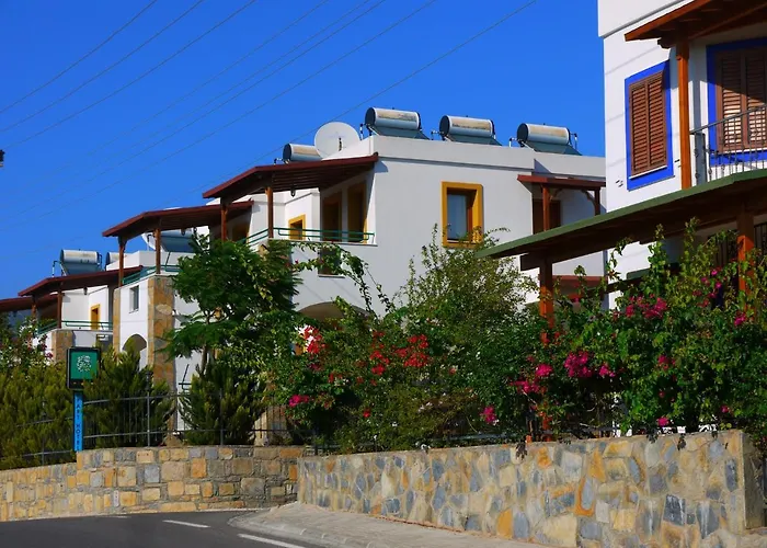 Lemon Tree Aparthotel 3*