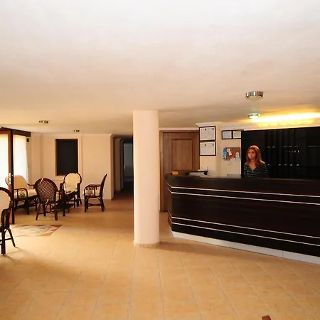 Lemon Tree Aparthotel 2*