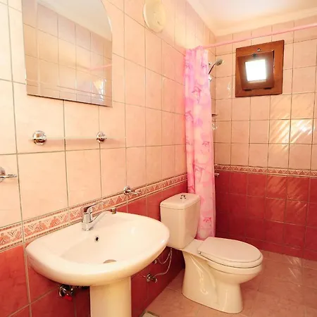 Lemon Tree Aparthotel 2*